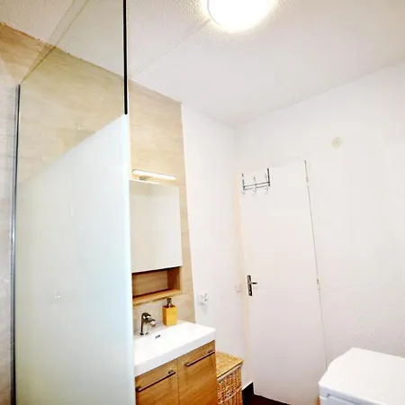 Plain-pied Pres Du Lydia - Patio, Wifi & Parking