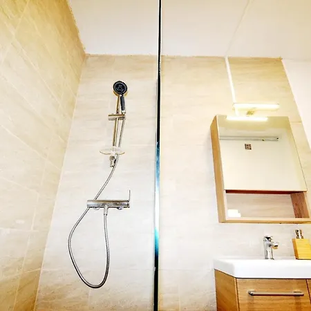 Apartment Plain-pied Pres Du Lydia - Patio, Wifi & Parking *